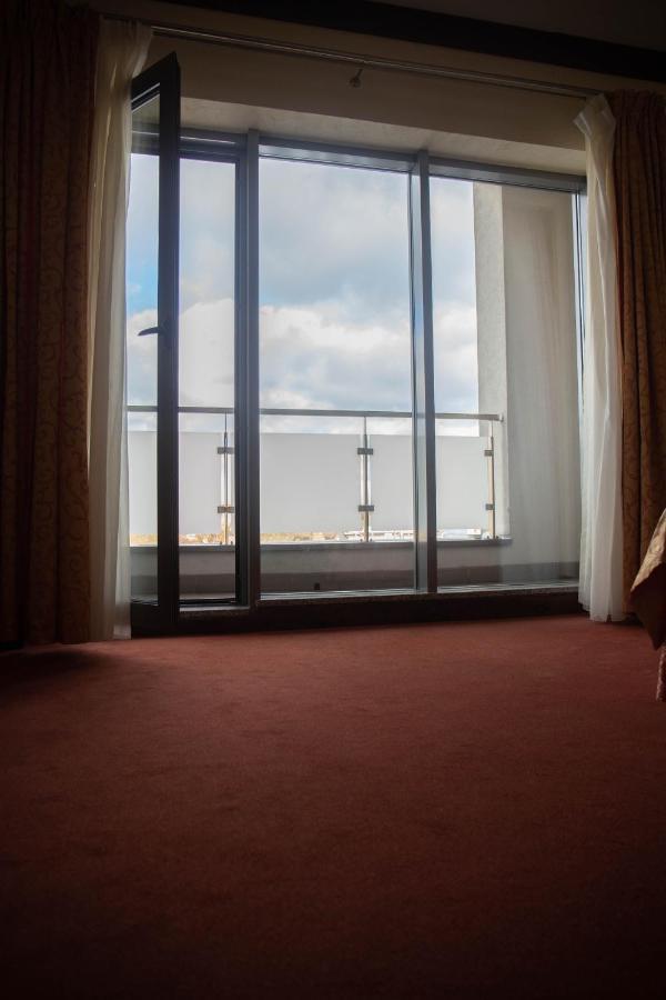 Neptun Hotel Legnica Luaran gambar